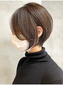 大人ショートボブ切りっぱなしボブミルクティーベージュカラー
