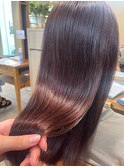 しなやかな手触りと自然なストレートヘア