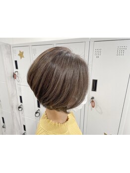 《透明感・艶感を意識した白髪染めグレイカラーが大人気》*大人女性にぴったりの薬剤でお悩み解決*[東静岡]