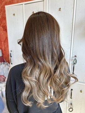 ジール(zeal) ミディアムヘア/デザインカラー/フェイスフレーミング/成田