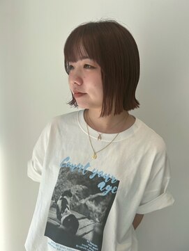 フォークロア 本店(Folk Lore) 切りっぱなしボブ/外ハネ/コーラルピンク×ブラウン