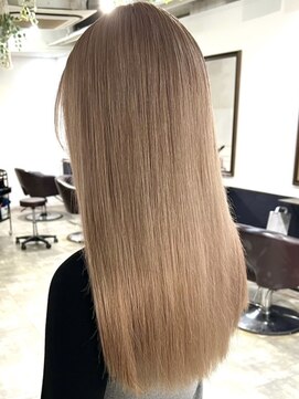 イリ 梅田(ili) インナーカラー/ハイライト/縮毛矯正/レイヤーカット/髪質改善
