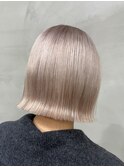 ハイトーンカラー ピンクベージュ ホワイトカラー ショートボブ