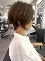 ビューエヒメ(VIEW EHIME)&nbsp;小顔カットショートボブ大人可愛いアッシュオリーブ
