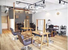 アクロ ヘアー ステージ(ACRO hair stage)の雰囲気(落ち着いた空間でプライベートな時間をお過ごしください)