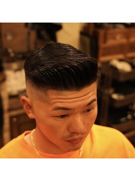 ピーキーズ 小倉店(Peaky's) fade cut