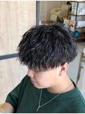 刈り上げツーブロックツイストスパイラルパーマメンズマッシュ