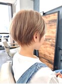 ミルクティベージュ　大人可愛いマッシュショート　