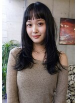 イェン(Yen.)&nbsp;ブルーブラックカラーハッシュミディアムレイヤー