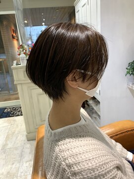 ラトゥーナ(Ratuna) 【Ratuna/塚口】くびれアップバングショート