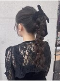 結婚式やお呼ばれヘアで人気なツインポニー♪