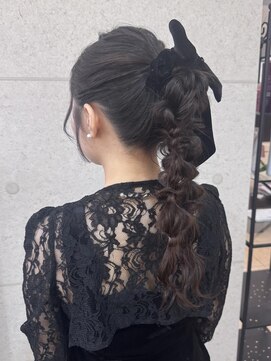 ヴィサージュ ギンザ VISAGE GINZA 結婚式やお呼ばれヘアで人気なツインポニー♪