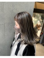 ステラバイケンジ 藤沢(STELLA by KENJE)&nbsp;白髪ぼかしハイライトカラー30代40代50代ブルーグレージュ