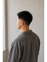シエラヘアー(Sea Erra) ショートフェード×スパイキーツイスト