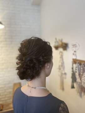 ヘアーメイク カフェ(hair make cafe) シニヨンアレンジ