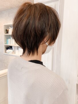 キャアリー(Caary) 福山市 外ハネショートウルフ ショートボブ人気キャアリー