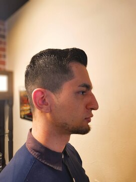 バレス 田町(BALES) [スキンフェード/ツイストスパイラル/田町]