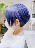 前髪なしショート　 前下りボブ　刈り上げ女子　ネイビーカラー