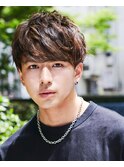 スーツ短髪ツーブロック束感モテる黒髪シークレットパーマ流行