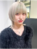 インナーウルフ_シルキーベージュ斜めバング_29425