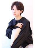 【ひし形30代40代グレージュカラー斜めバングショートボブ】