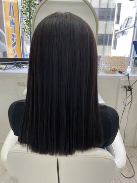 アルターシェリー(aL-ter che'rie) 暗色艶カラー[黒髪/グレーベージュ/レイヤーロング/前髪パーマ ]