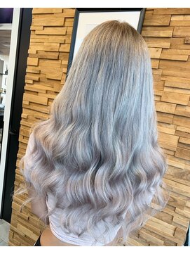 ヨロ 上野(YOLO) ハイライトカラーミルクティーベージュレイヤーカット