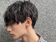 《*ハイウエイトのツイストスパイラルパーマ*》サイドのラインを高めに設定した、清潔感のあるスタイル＊＊