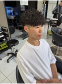 スペインカール スパイラルパーマ フェード メンズパーマ 眉毛