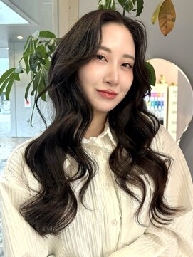 クム(kumu) 大人韓国風◎艶グレージュレイヤーカットで小顔見せ