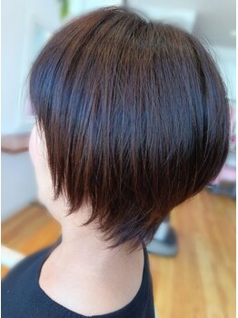 センス 飯田店(SENSE)の写真/大人女性にオススメ！髪のお悩みを解決しながら、しっかりとカバーし理想の色味を叶えます。