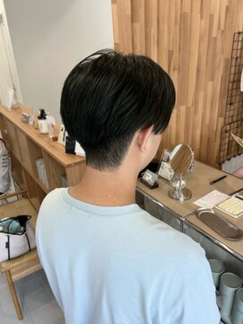 ネオリーブウリ 二子玉川店(Neolive uri) ブルーブラックフェザーパーマサーフカールセンターパート