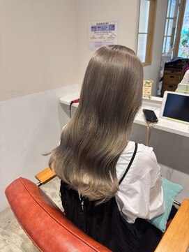 コティ(koti) グレージュ