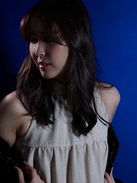 アンアタッシュ(UNE ATTACHE) SOLSTICE REVERIE｜真夏に映える艶レイヤー×大人可愛い透明感