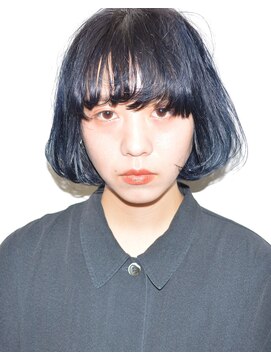 キー(kii) 人気沸騰中のネイビーブルー。ボブ