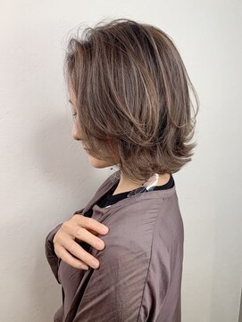 ホワイト 札幌大通店(WHITE) レイヤー×スモーキーベージュ