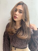 アルバム 銀座(ALBUM GINZA) ナチュラルロング_耳かけウェーブパーマフォギーベージュ_56990