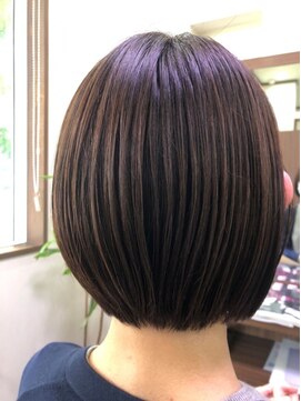 ロロ(LO-LO) 人気耳かけショートボブ