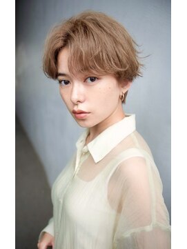 グランアージュ 船橋南口店(grandage) センターパート/くせ毛風ショート/グレーベージュ/くびれ/船橋