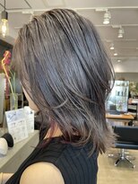 ケーオーエスビューティー(K O S beauty)&nbsp;レイヤーカット×グレーカラーインナーピンク