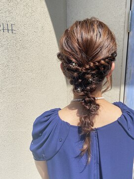 ブランシェ ヘアデザイン(BLANCHE hair design) あみおろし風スタイル