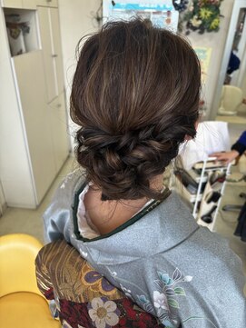 ヘアー アピッツ(hair a p i t s) シニオンヘアアレンジ