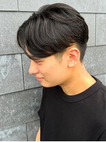 ヒュイル バイ ニアウ(Hwyl by Niau)&nbsp;メンズマッシュセンターパートスパイラルパーマニュアンスパーマ