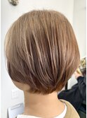 ショートと相性◎ ハイトーンベージュショート
