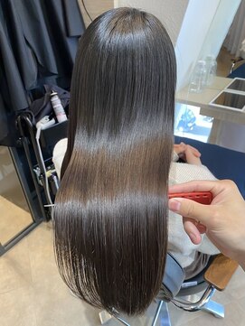 アリアツイン バイ エクラート 池袋西口店(ARiA TWiN by ECLART) 艶々ブラウンロングヘア