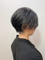 フゥカ 売市店(fuka)&nbsp;インナーカラー有りのハンサムショート　八戸