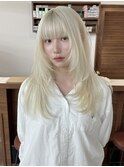ホワイトブロンド/抜きっぱなし/ケアブリーチ/レイヤーカット