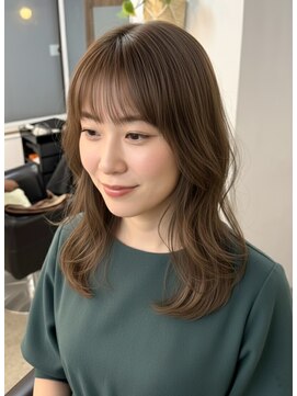 大人ミディアムレイヤー/シャギー/前髪あり/20代30代40代