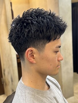 ドルクス 上野店(Dorcus) テーパーフェード/短髪/スパイキーショート