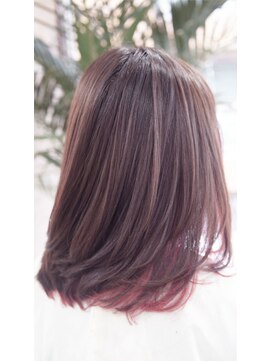 ネス(NESS) レッド系インナーカラーを入れたレイヤースタイル127